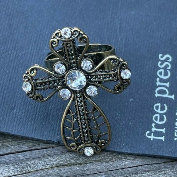 free press Jewelry - Free Press Ring Fashion Women Ring Gold Tone ring vintage crystal Size 7